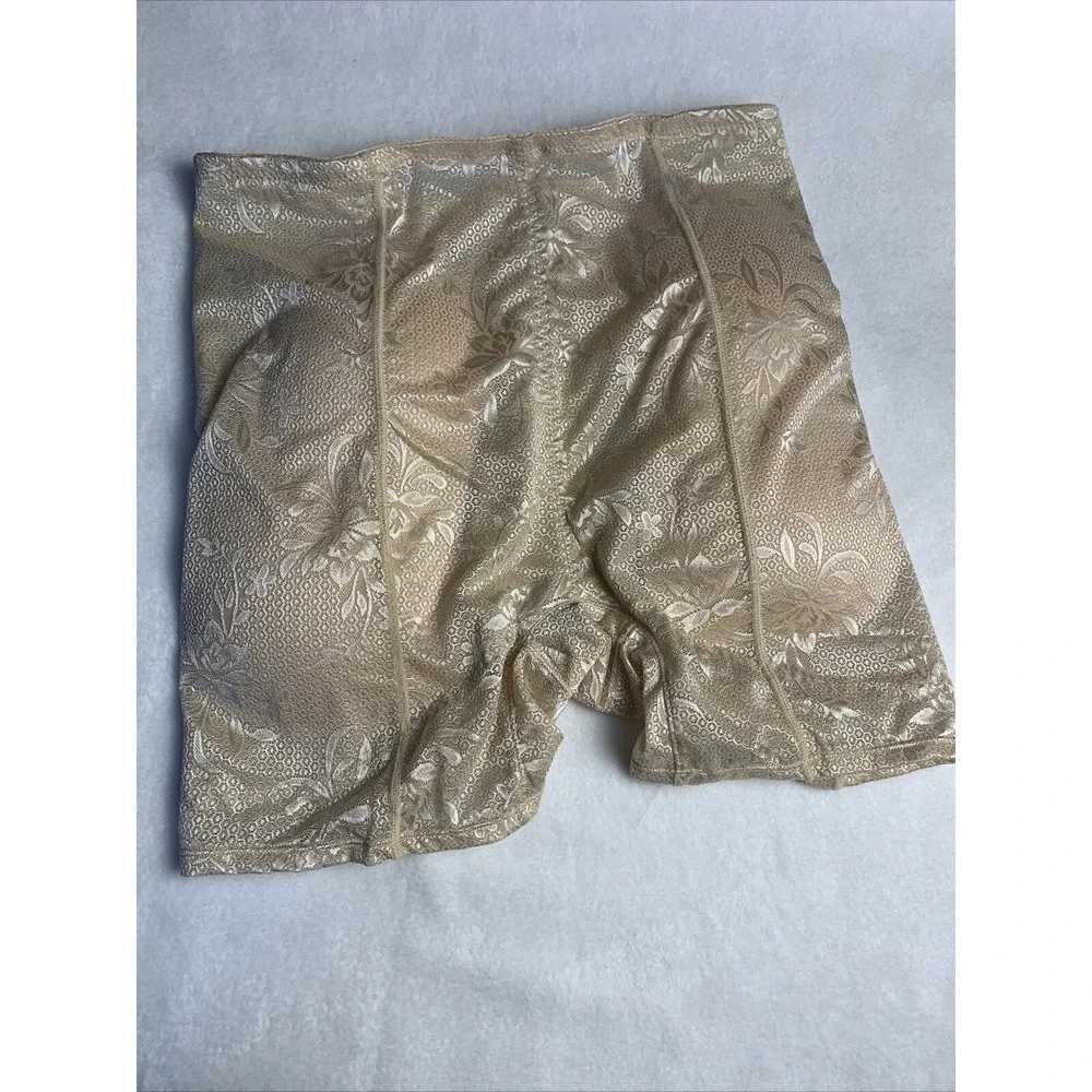 NWT Q-T Intimates Beige Nude Body Shaper Shorts Shapewear Booty Pads Size 1X XL‎